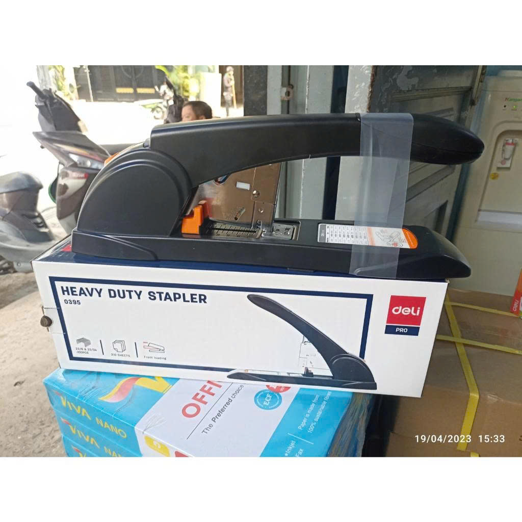 Máy bấm kim trợ lực Deli E0395 - Bấm 240 tờ - Ảnh 2